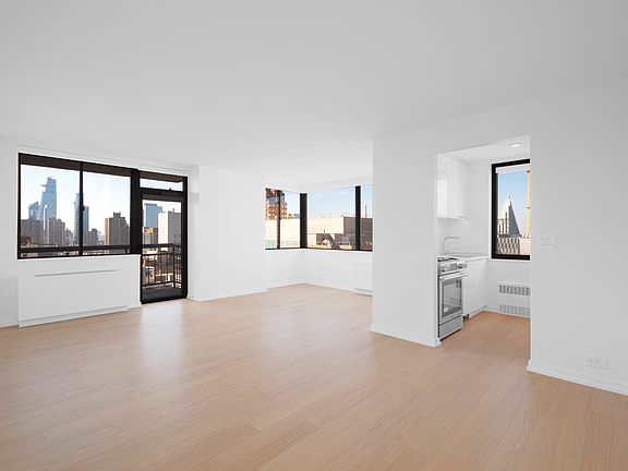 3rd image of 124 W 60th St APT 14E