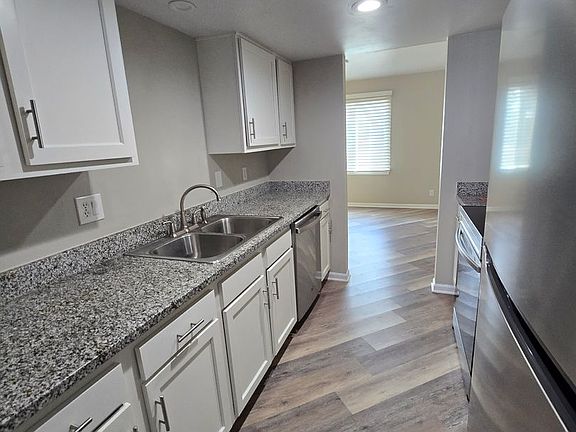 3rd image of 3039 Jacqueline Ct APT 9
