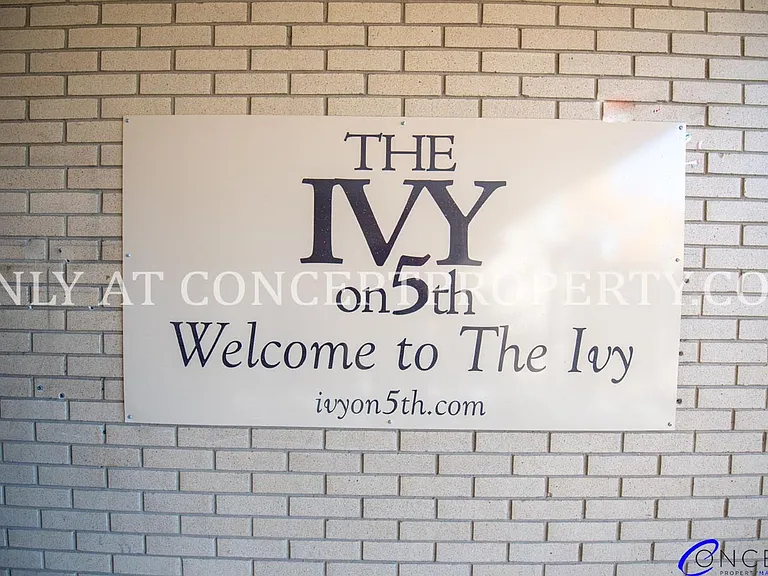 The Ivy on 5th — Photo 78