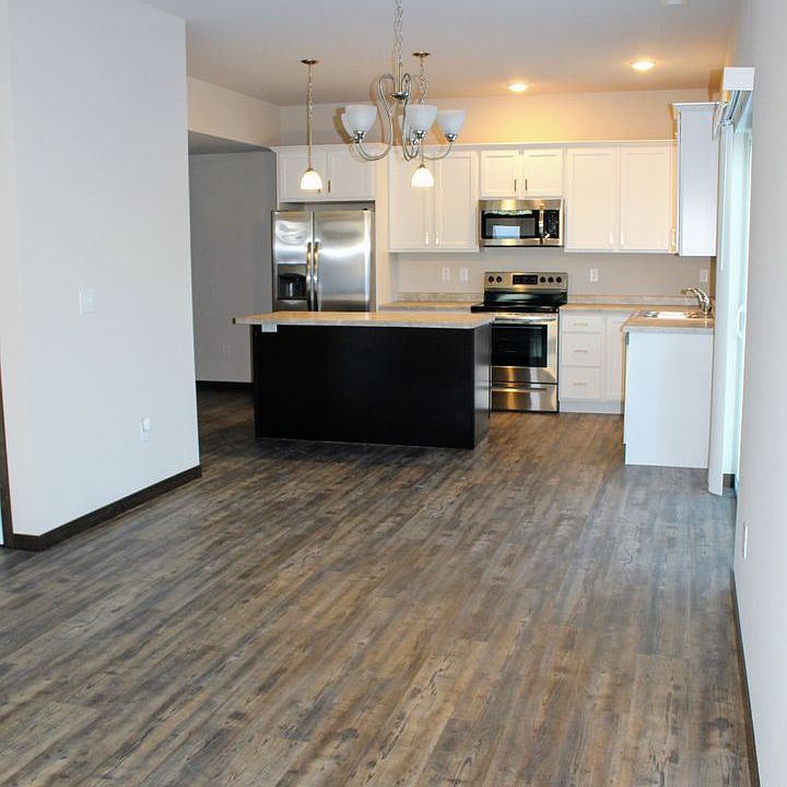 1st image of 1044 S 11th Ave