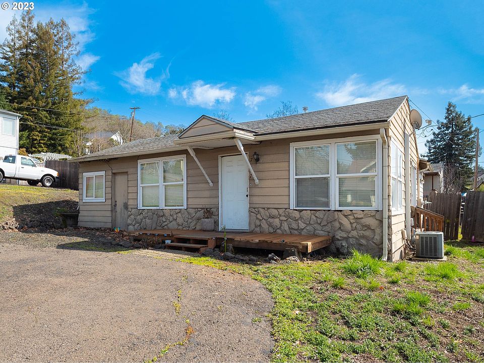 747 NE Jackson St, Roseburg, OR 97470 Zillow