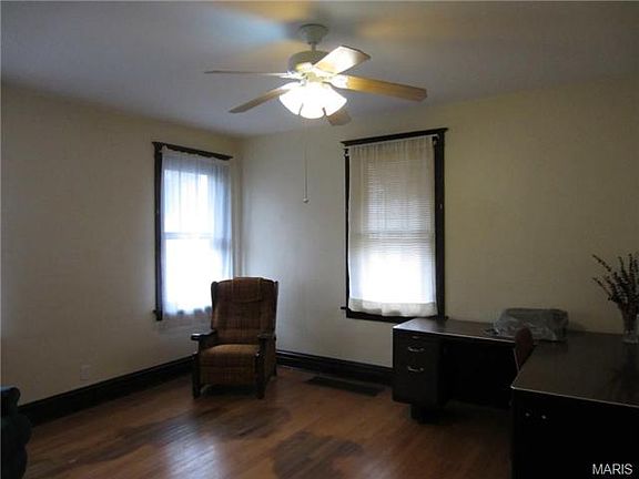 3rd image of 2912 Macklind Ave