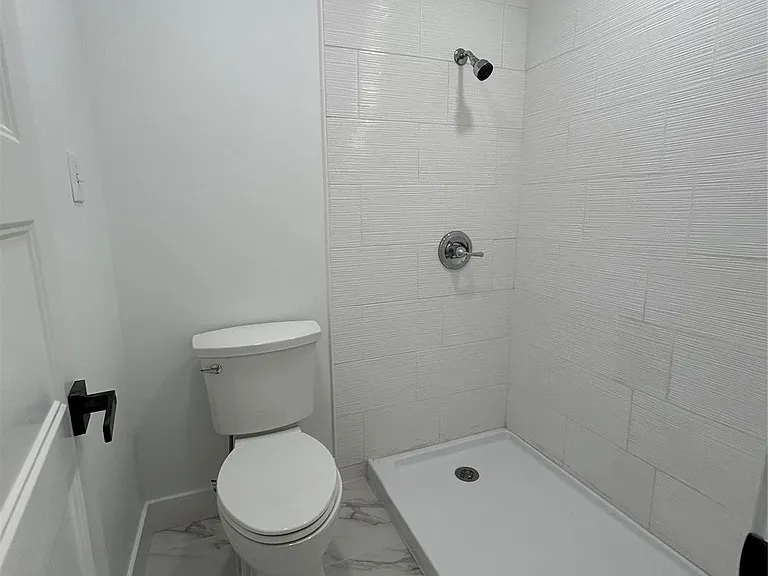 8523 Riverside Walk Ln — Photo 11