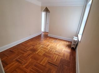 2814 42nd St APT 2, Astoria, NY 11103