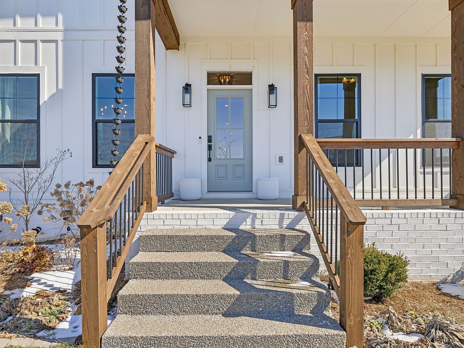 値下げ不可　house on the hill_ Parent Bag_Tile 902 Summer Hill Ct, Friendsville, TN 37737 | Zillow