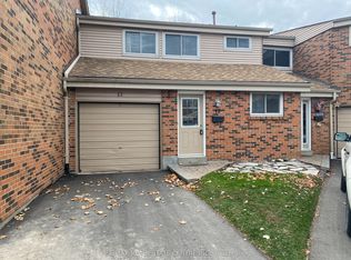 2755 Windwood Dr #17, Mississauga, ON L5N 2C8