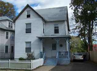 4 Glover Pl, Middletown, CT 06457