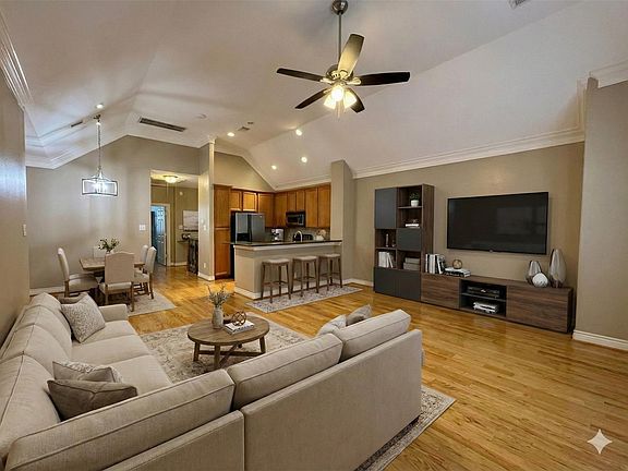 2nd image of 3540 Cline St