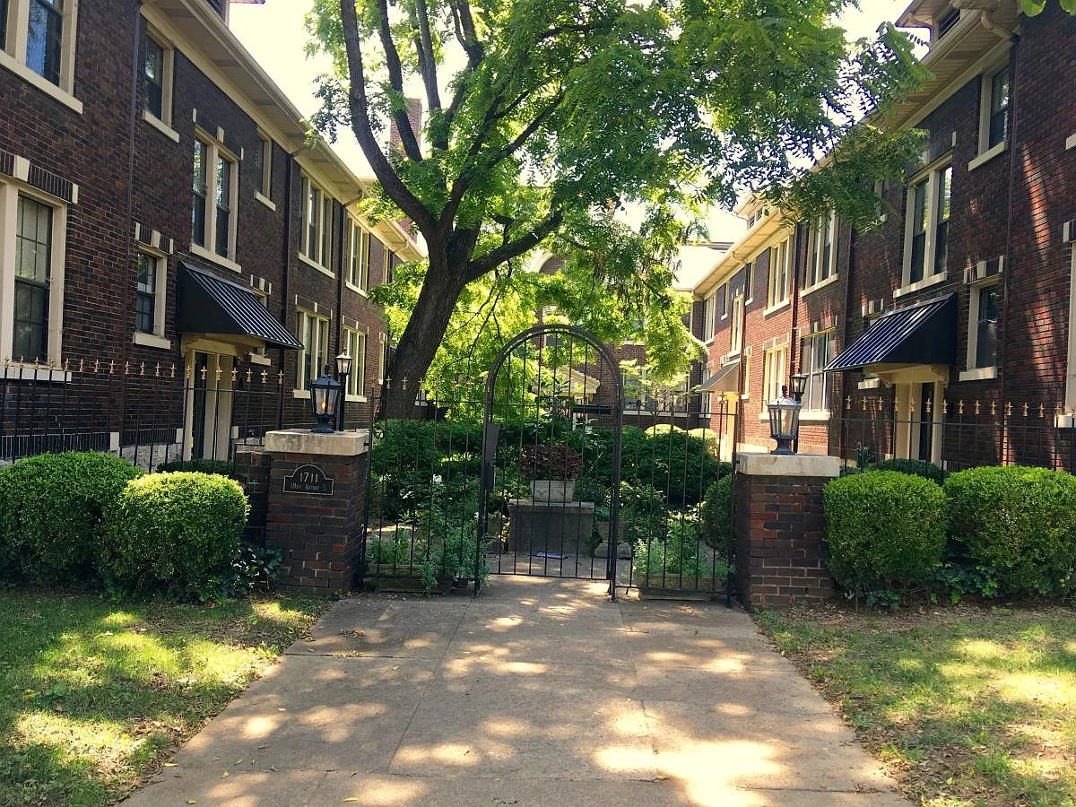 Secure Gated Courtyard - 1711 18th Ave S #F1