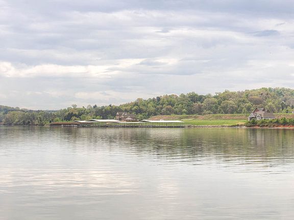 4th image of 402 Lakeview Cove Dr