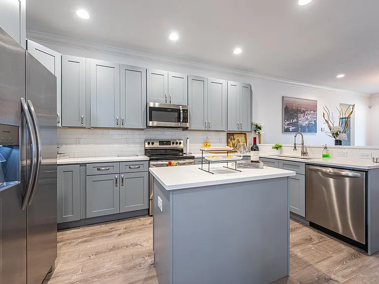 2209 E 17th Ave — Photo 5