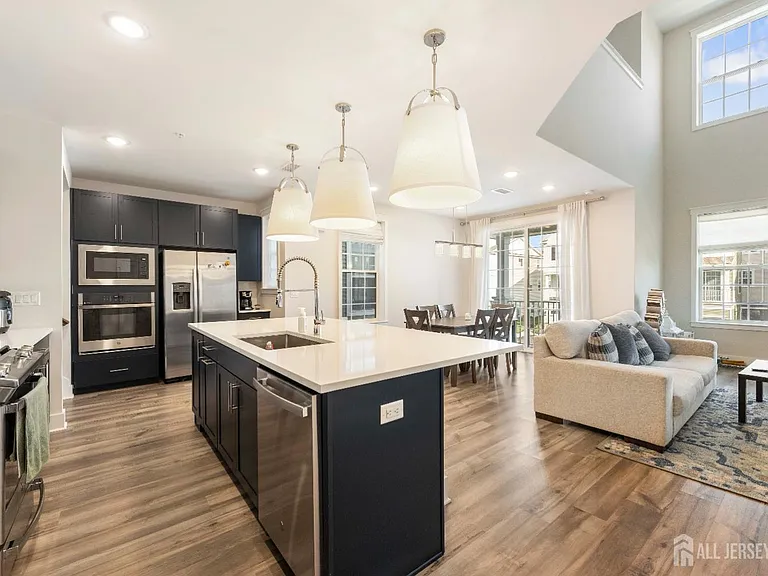 707 Station Rd — Photo 8