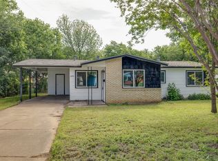 2205 Carruthers Dr, Fort Worth, TX 76112