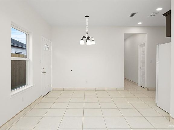 4th image of 2225 S Valley Cir #A