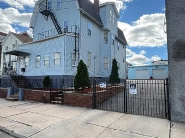 226 Marshall St, Elizabeth City, NJ 07206