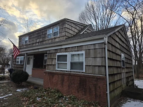 (undisclosed Address), Babylon, NY 11702