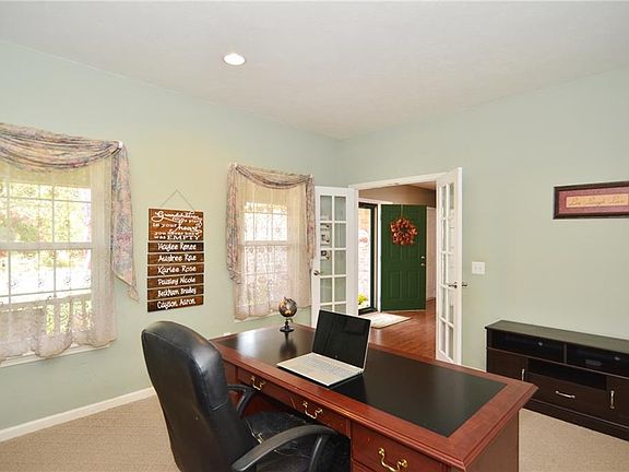 5th image of 1912 Wayfield Dr