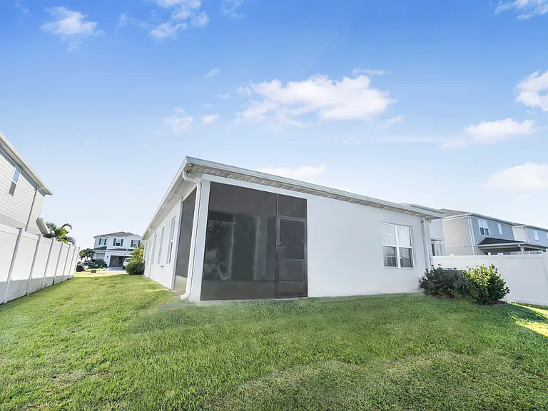 14048 Crimson Ave — Photo 4