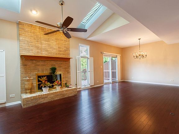 5th image of 613 Charlemagne Cir
