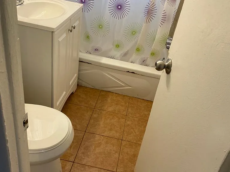 420 W Ruscomb St #2 — Photo 4