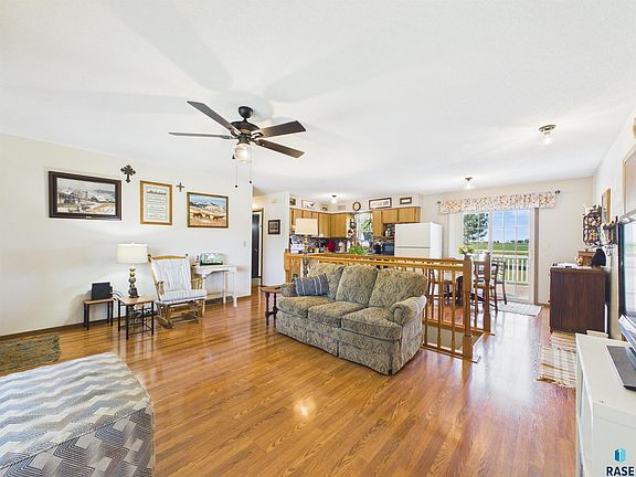 4th image of 522 Cambridge Dr