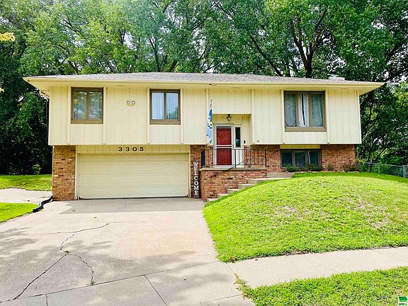 3rd image of 3305 Chalet Ct