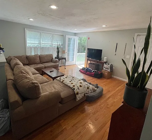 7 Newbury Dr #- — Photo 4