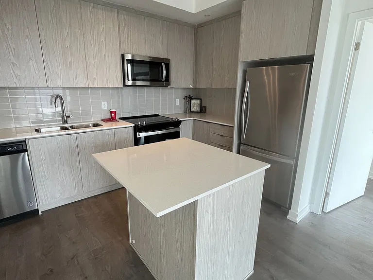 55 Duke St W #1501 — Photo 3
