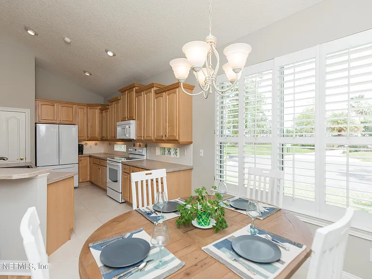 212 Island Green Dr — Photo 17