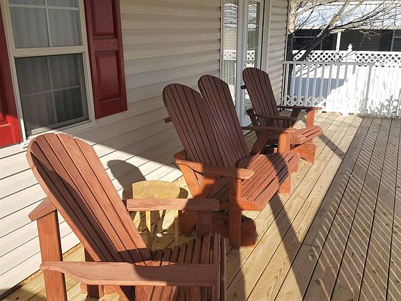 3rd image of 346 Pin Oak Cir