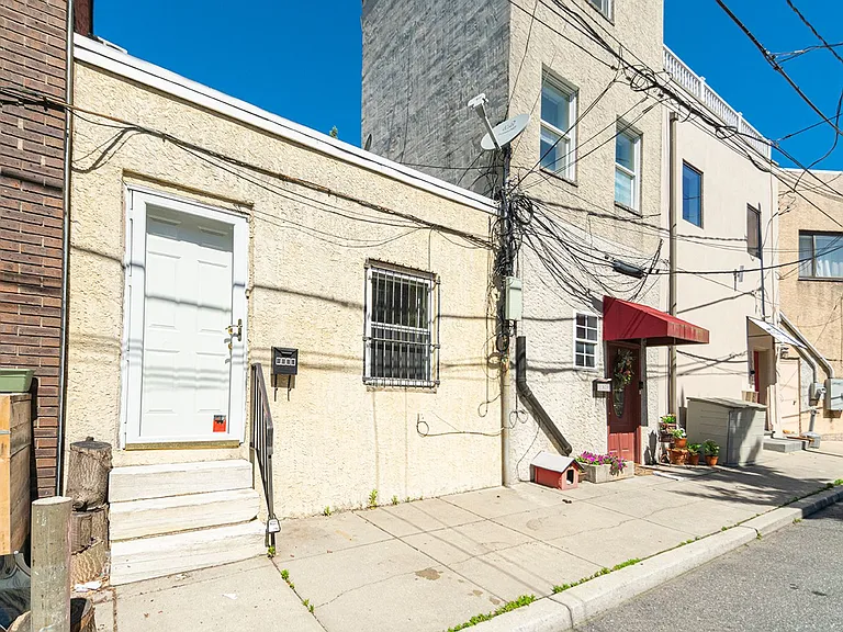1635 E Passyunk Ave — Photo 13