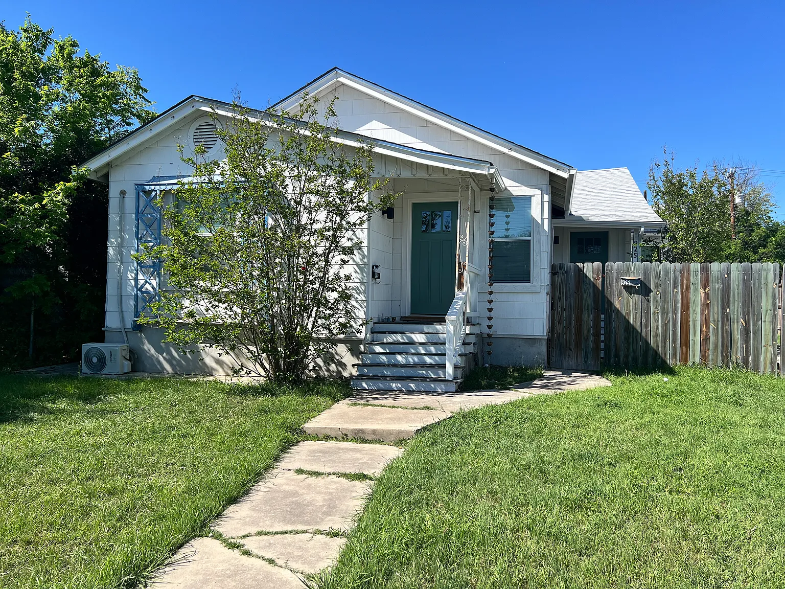 1 bed, 800 sqft, $1,150 — Photo 1