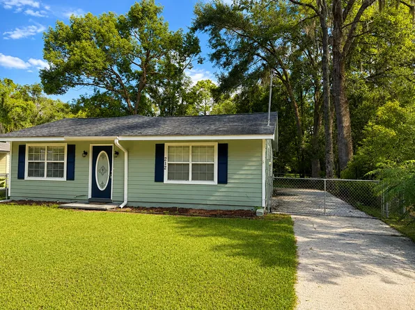 212 E Hilton Ave, Kingsland, GA 31548