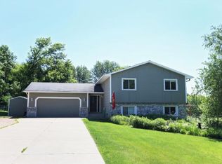 16915 W Side Dr, Prior Lake, MN 55372