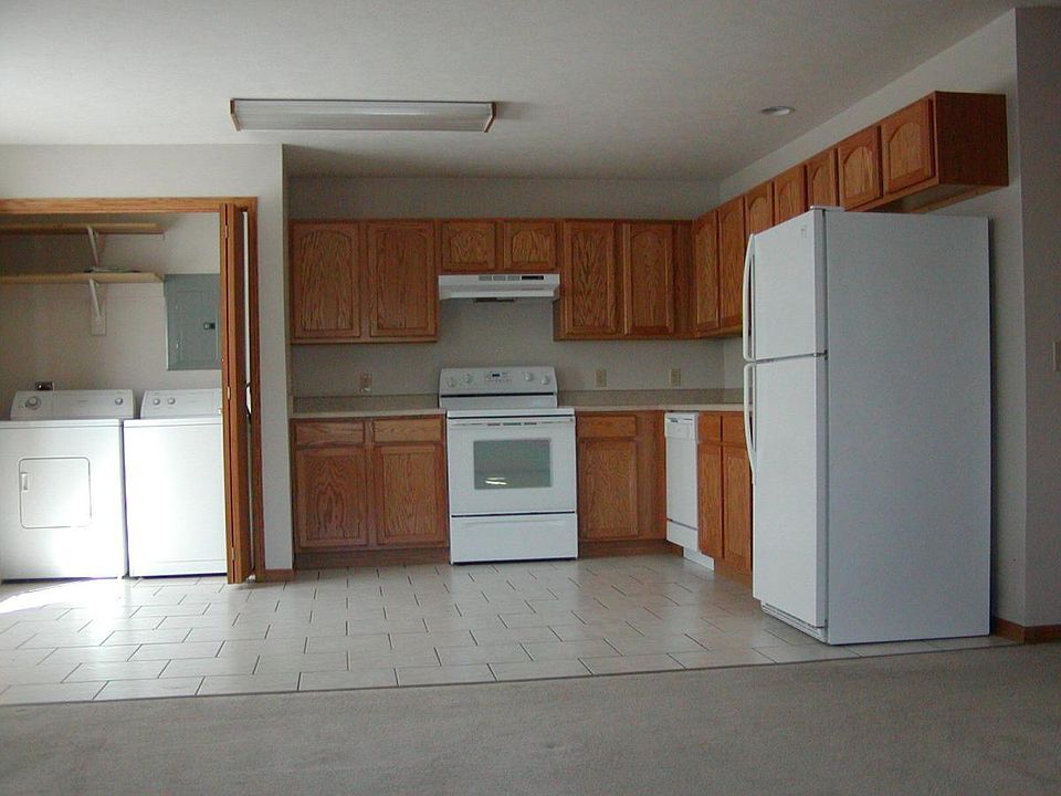 2nd image of 106 W A St #1-106_1