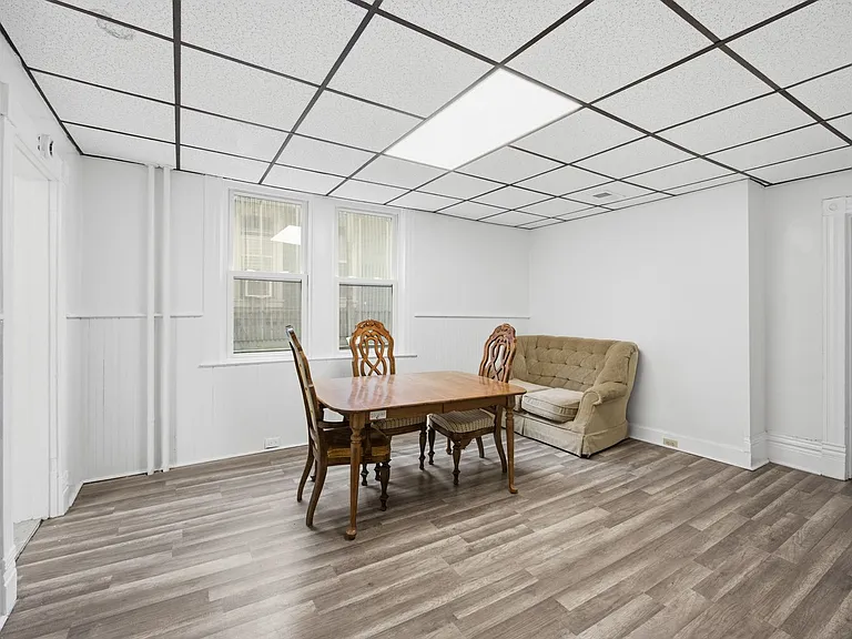 2822 Salisbury St — Photo 10