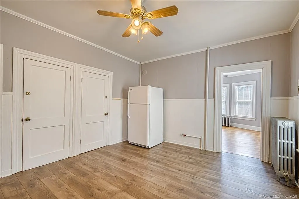 76 James St — Photo 3