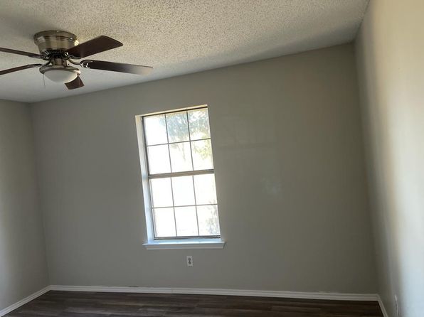 105 Gladys St