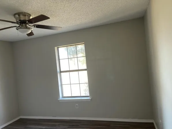 105 Gladys St, Seagoville, TX 75159