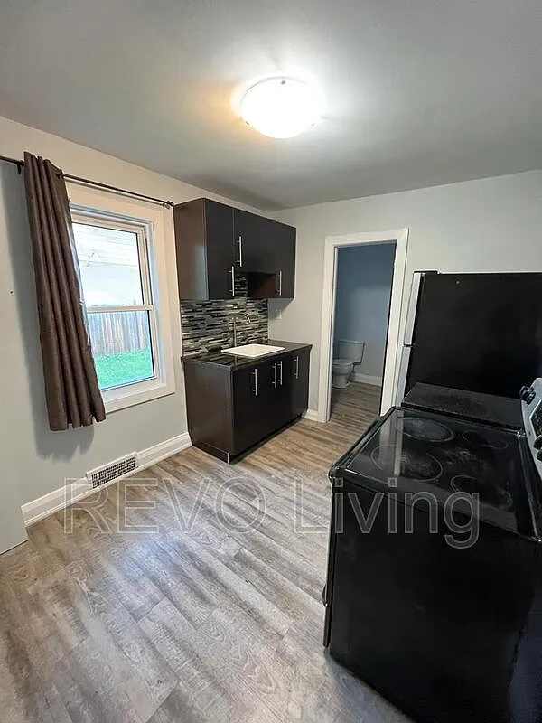 Studio, 1.0 bath, 400 sqft, $1,250 — Photo 3