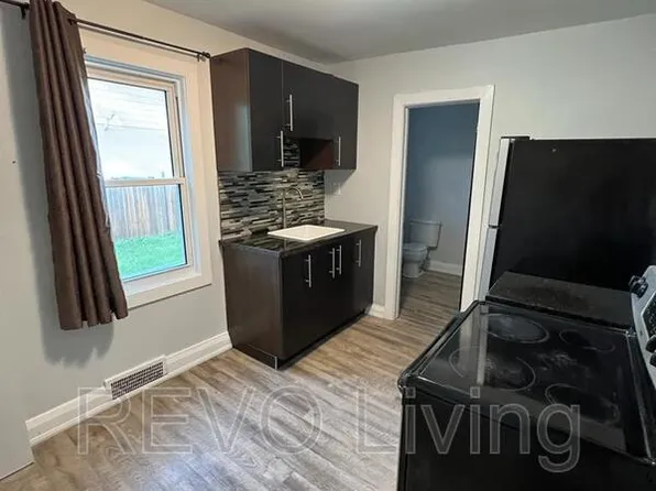 29 Haynes Ave #Ave3, Saint Catharines, ON L2R 3Z2