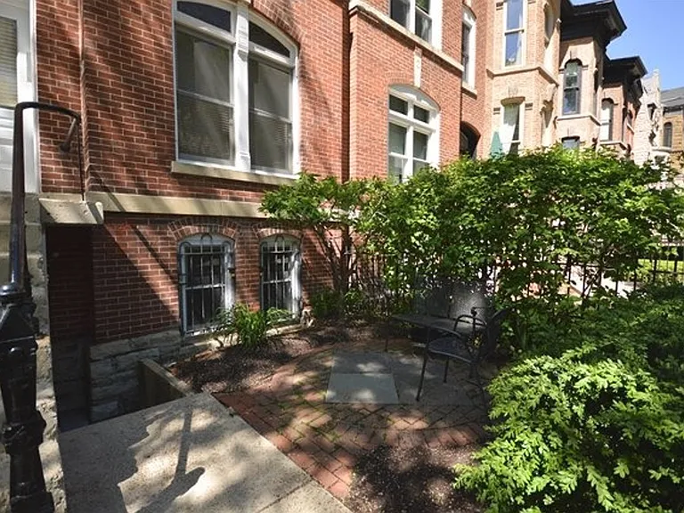 556 W Belden Ave #G — Photo 17