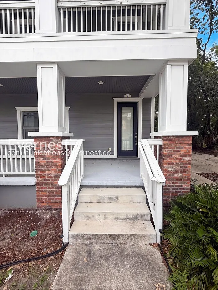 3 bed, 2.0 bath, 1268 sqft, $1,895 — Photo 2