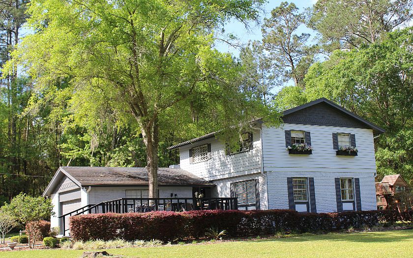 1st image of 424 SW Sunnydale Gln