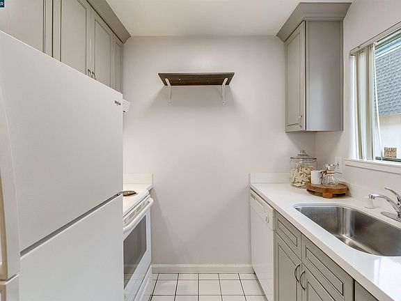 4th image of 3905 Clayton Rd APT 37