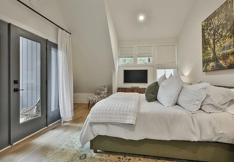 130 Arcadia Ave — Photo 24