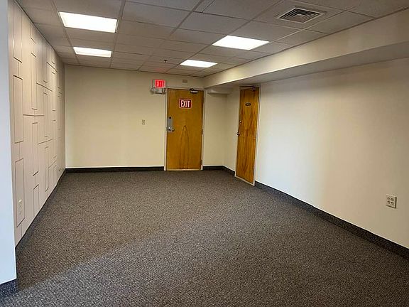 5th image of 991 Main St #Street2s-d