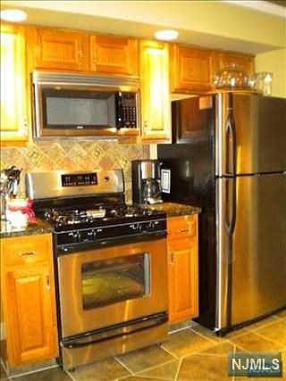 3rd image of 830 Roanoke Ct