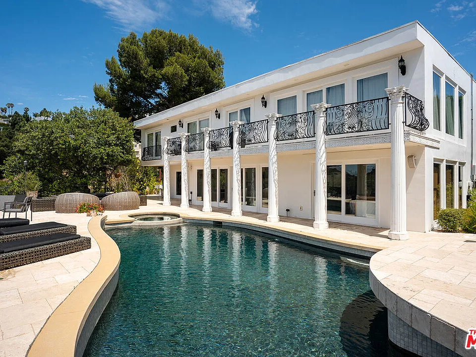 8020 Zeus Dr