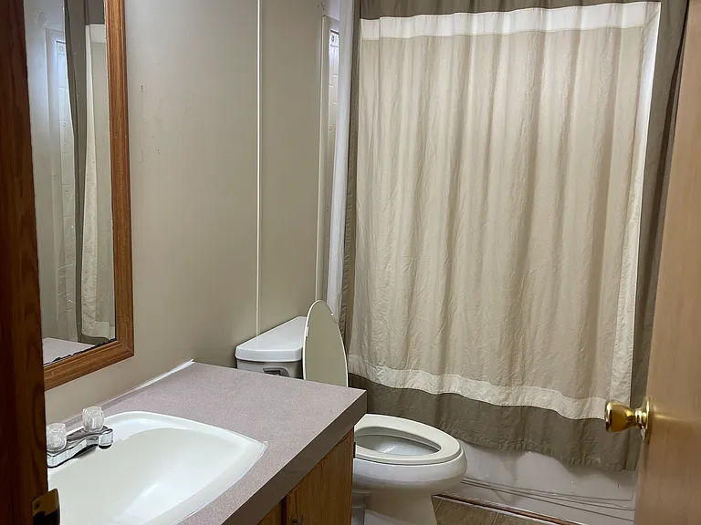 204 Newton St — Photo 6